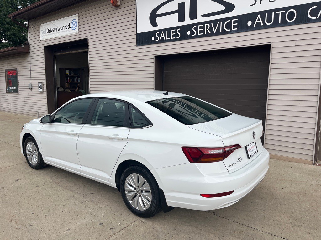 2019 Volkswagen Jetta Image 2