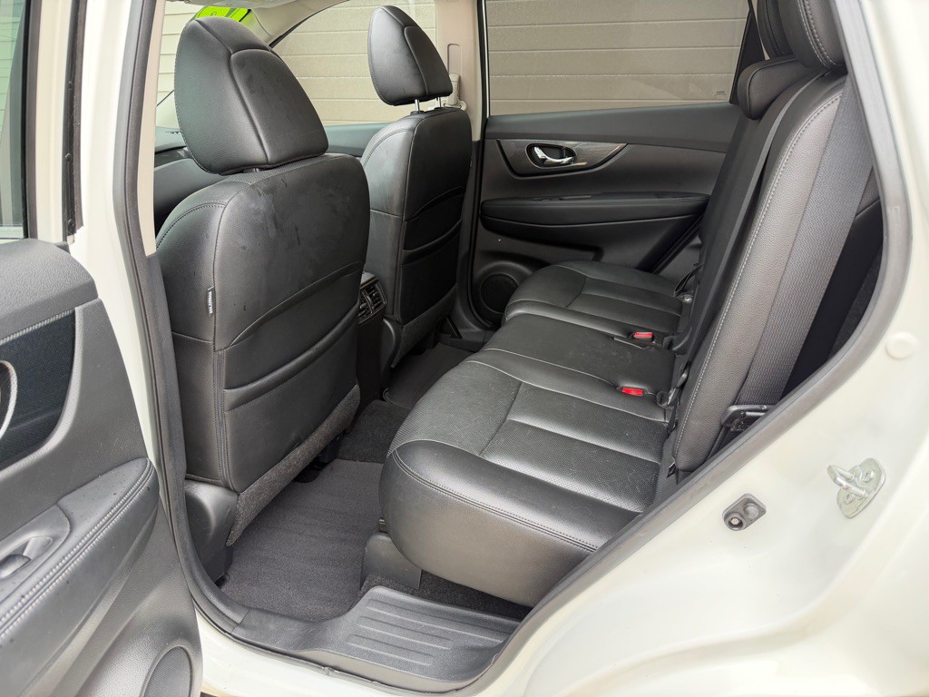 2016 Nissan Rogue Image 10