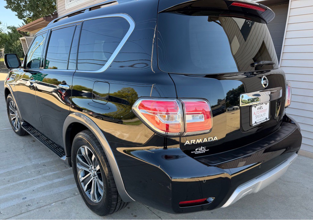 2018 Nissan Armada Image 4
