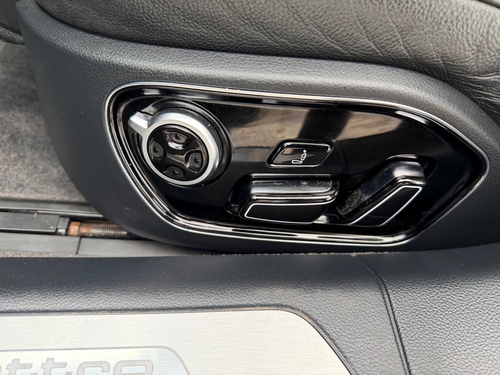 2017 Audi A8 Image 6