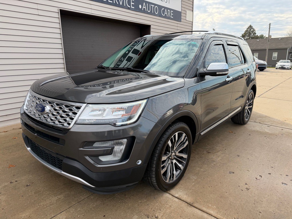 2017 Ford Explorer Image 1