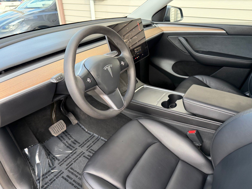 2023 Tesla Model Y Image 6