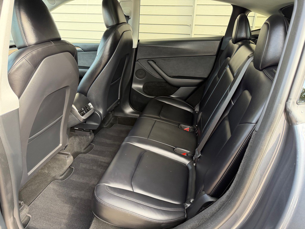 2023 Tesla Model Y Image 8