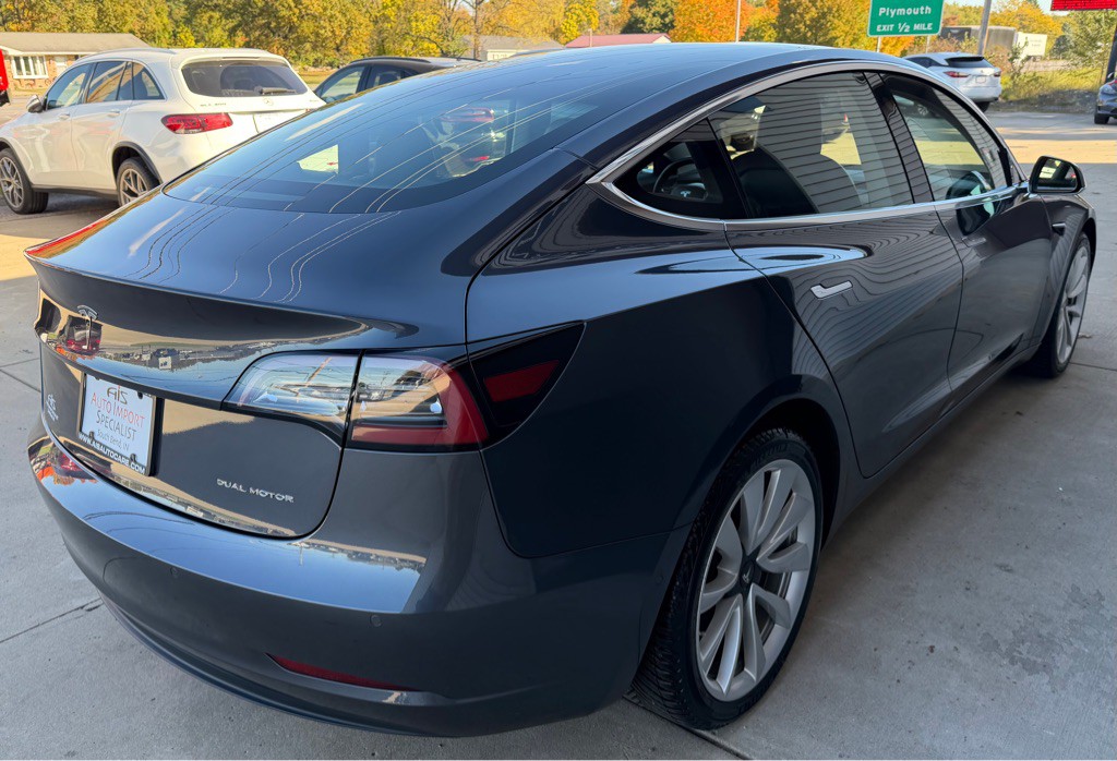 2023 Tesla Model Y Image 9