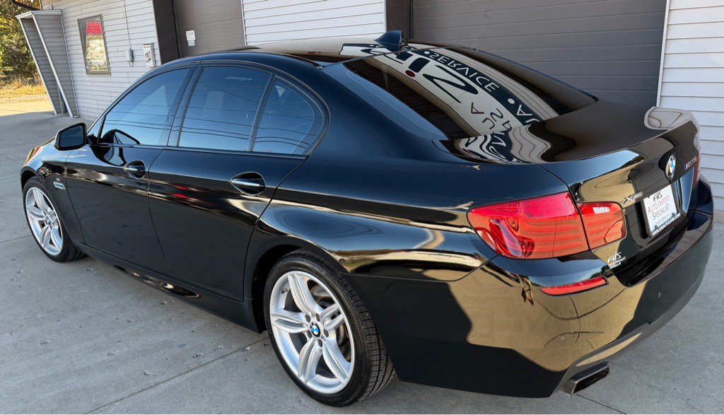 2016 BMW 5 Series Image 8