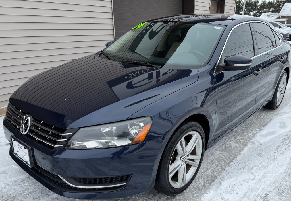 2014 Volkswagen Passat Image 2