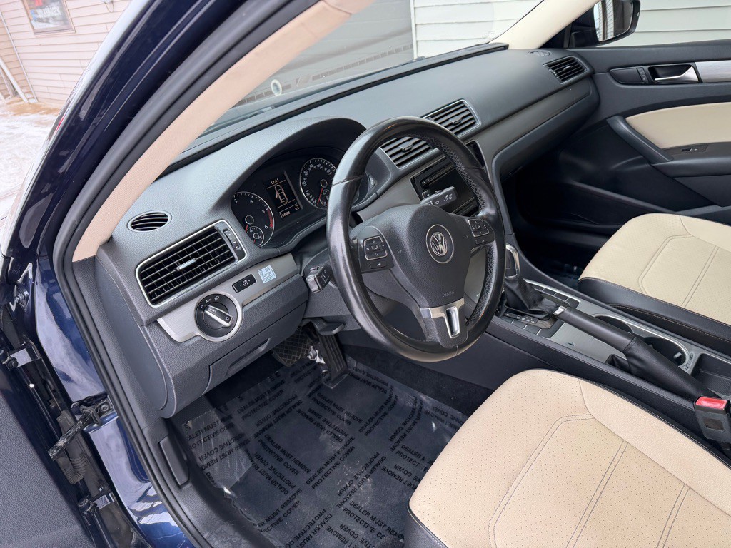 2014 Volkswagen Passat Image 5
