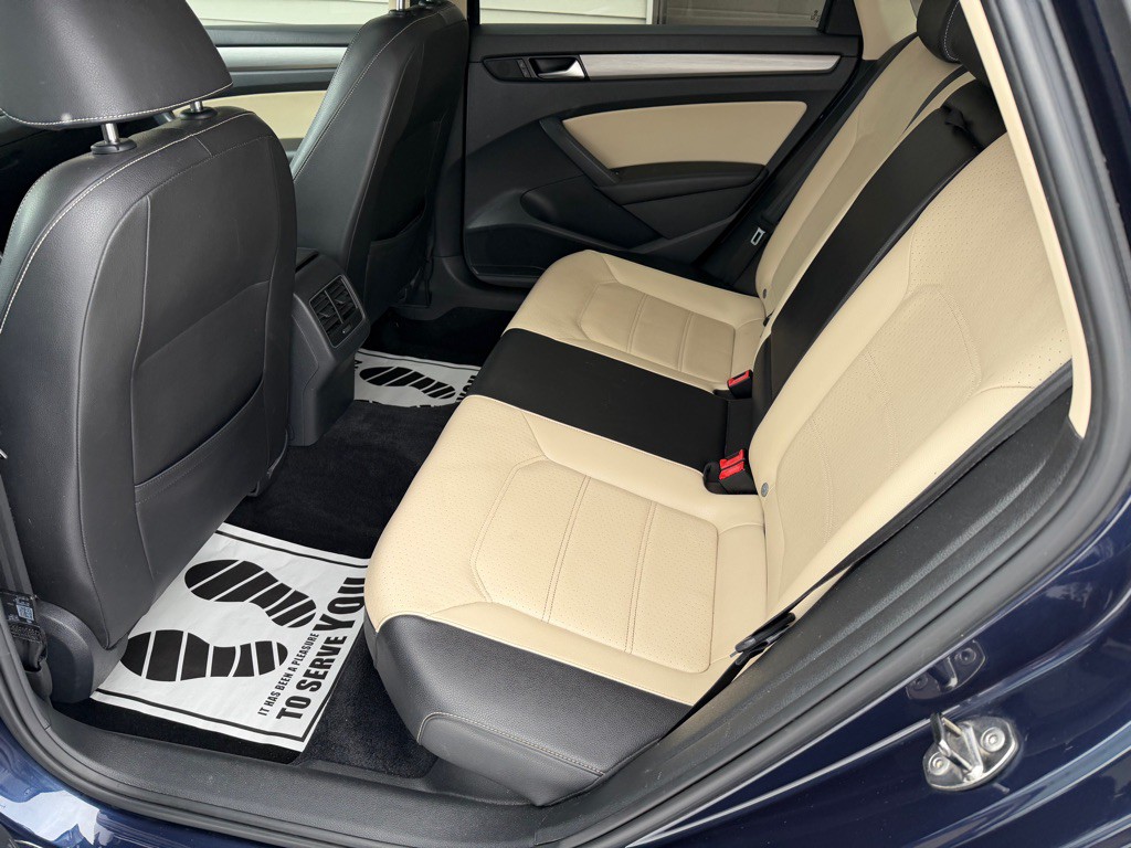 2014 Volkswagen Passat Image 7