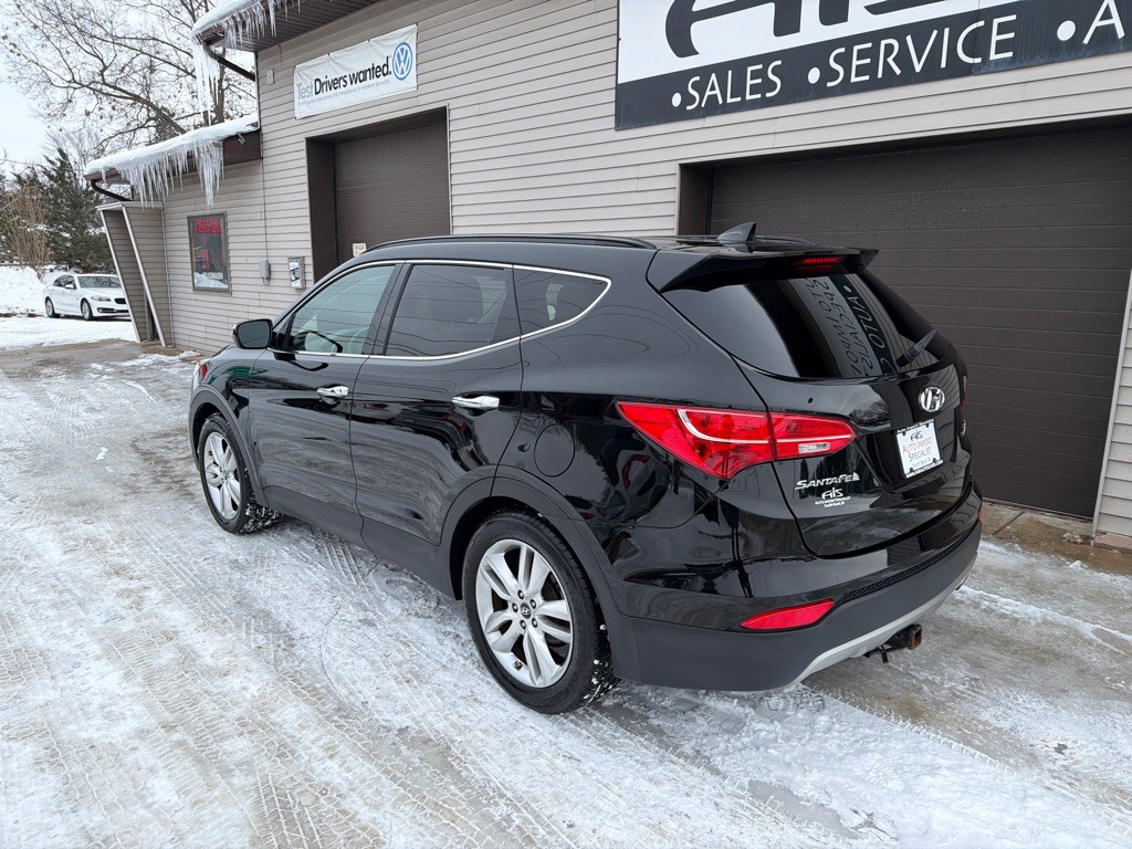 2013 Hyundai Santa Fe Sport Image 2