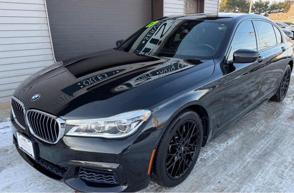 2017 BMW 7 Series Image 1