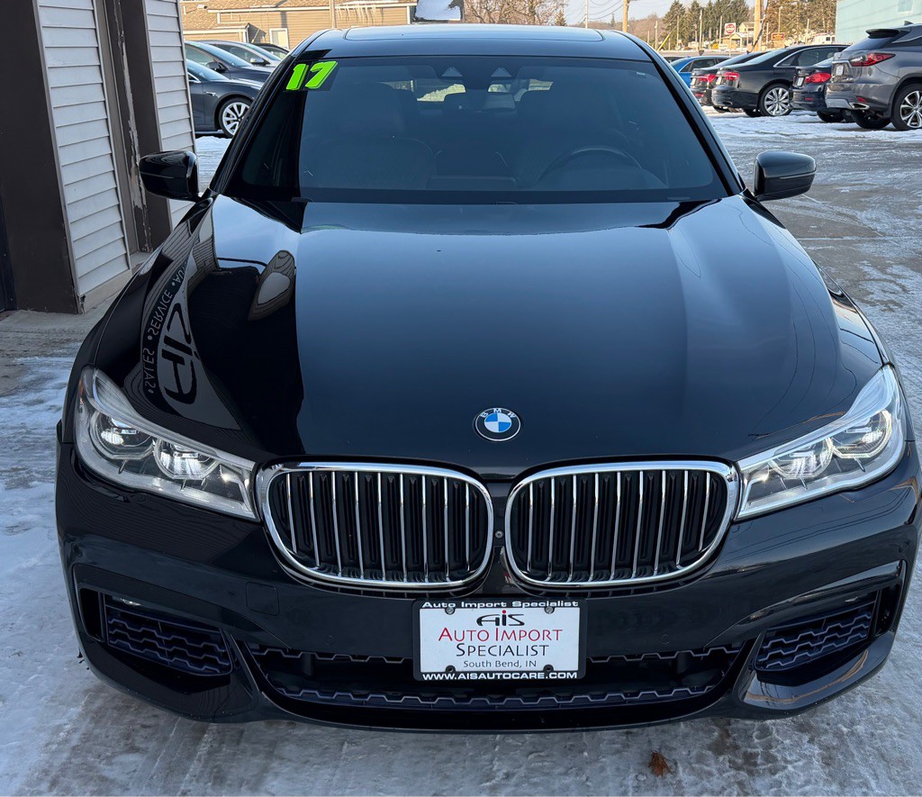 2017 BMW 7 Series Image 2
