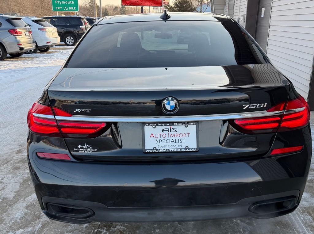 2017 BMW 7 Series Image 10