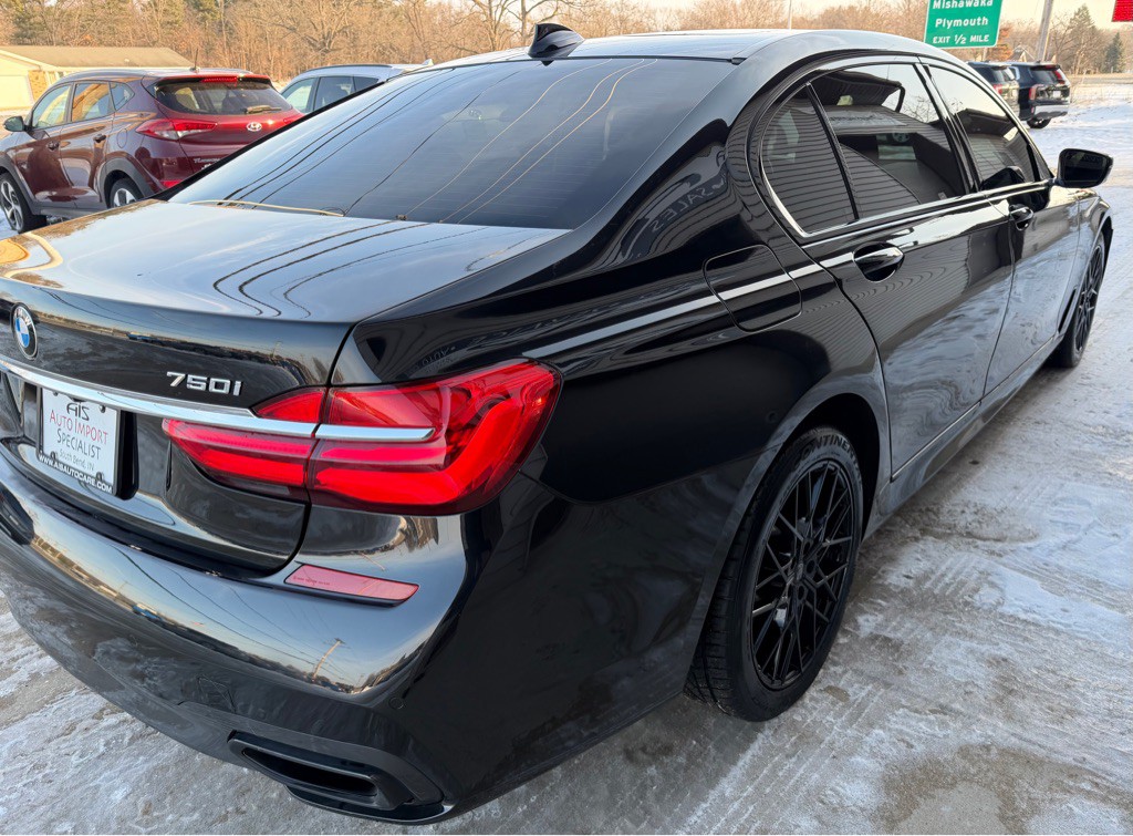 2017 BMW 7 Series Image 11