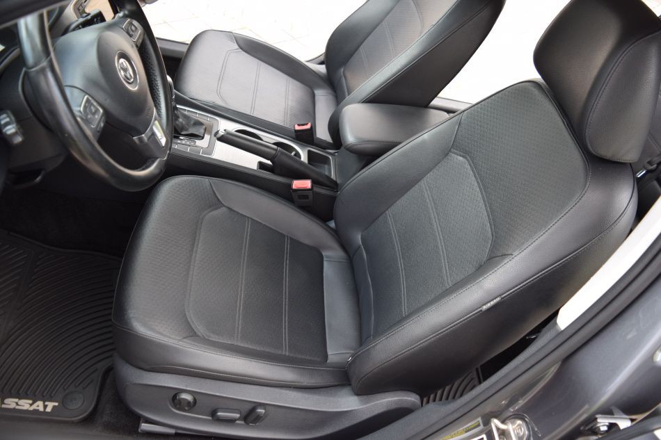 2015 Volkswagen Passat Image 2
