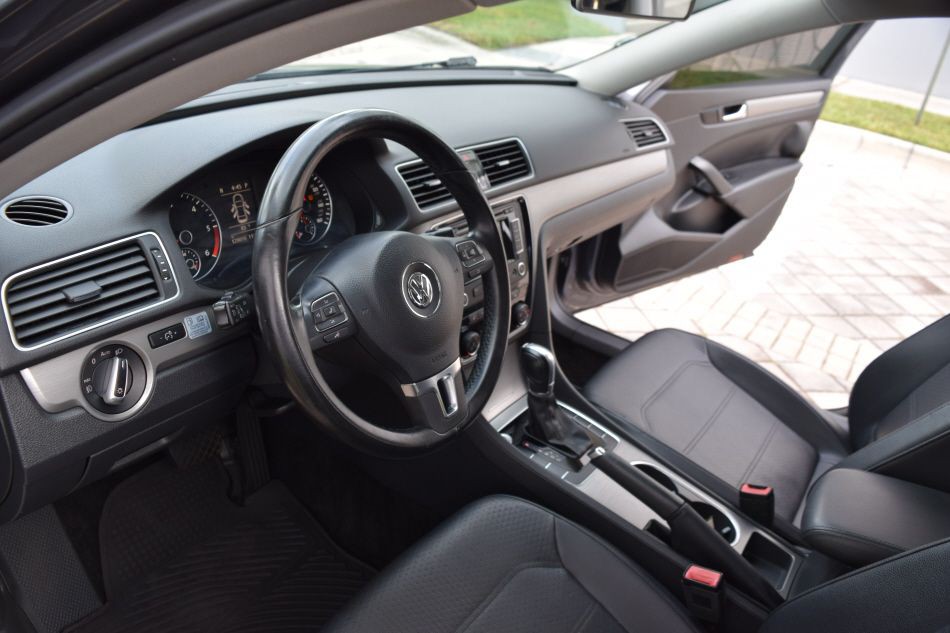 2015 Volkswagen Passat Image 3