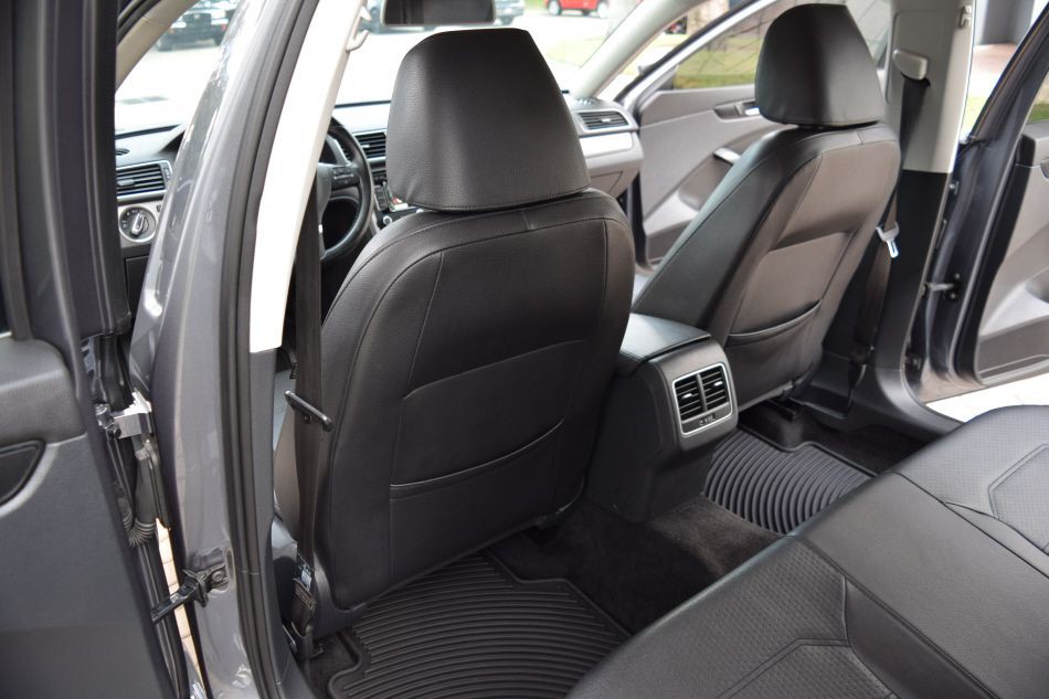 2015 Volkswagen Passat Image 4