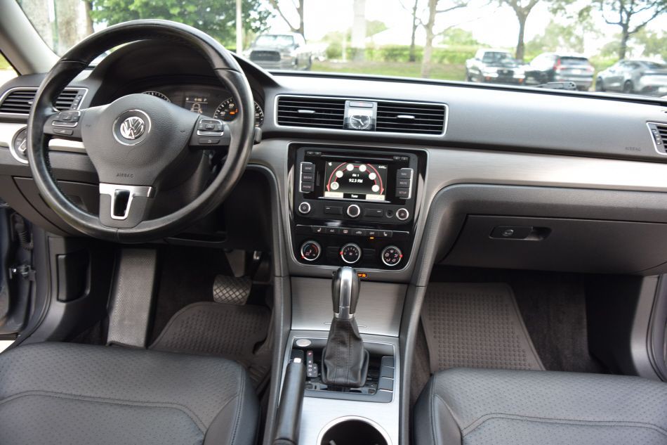 2015 Volkswagen Passat Image 5