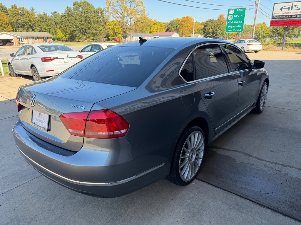 2015 Volkswagen Passat Image 14
