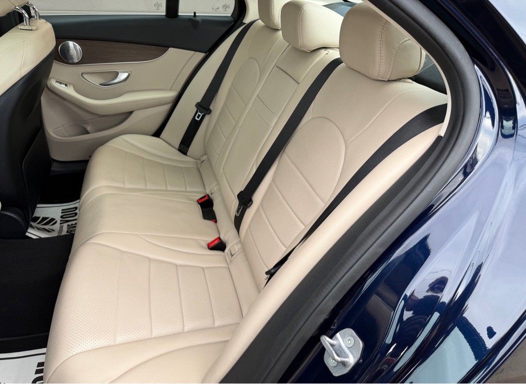 2019 Mercedes-Benz C-Class Image 6