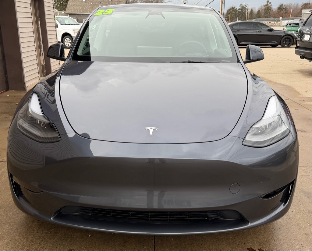 2023 Tesla Model Y Image 3