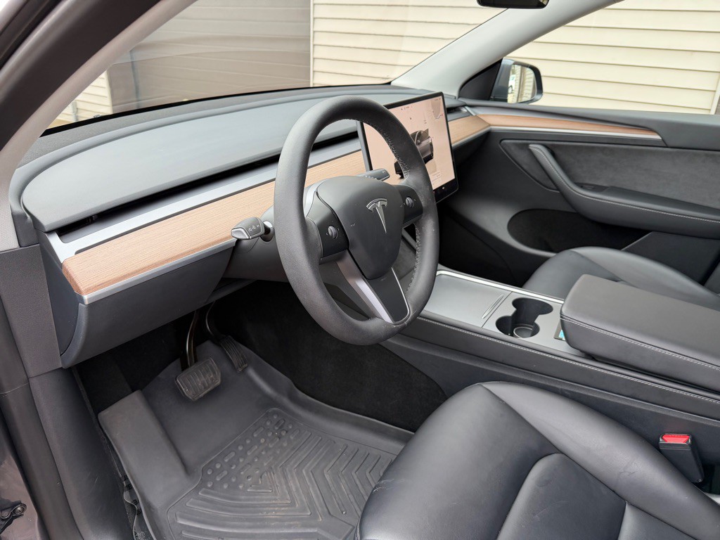 2023 Tesla Model Y Image 4