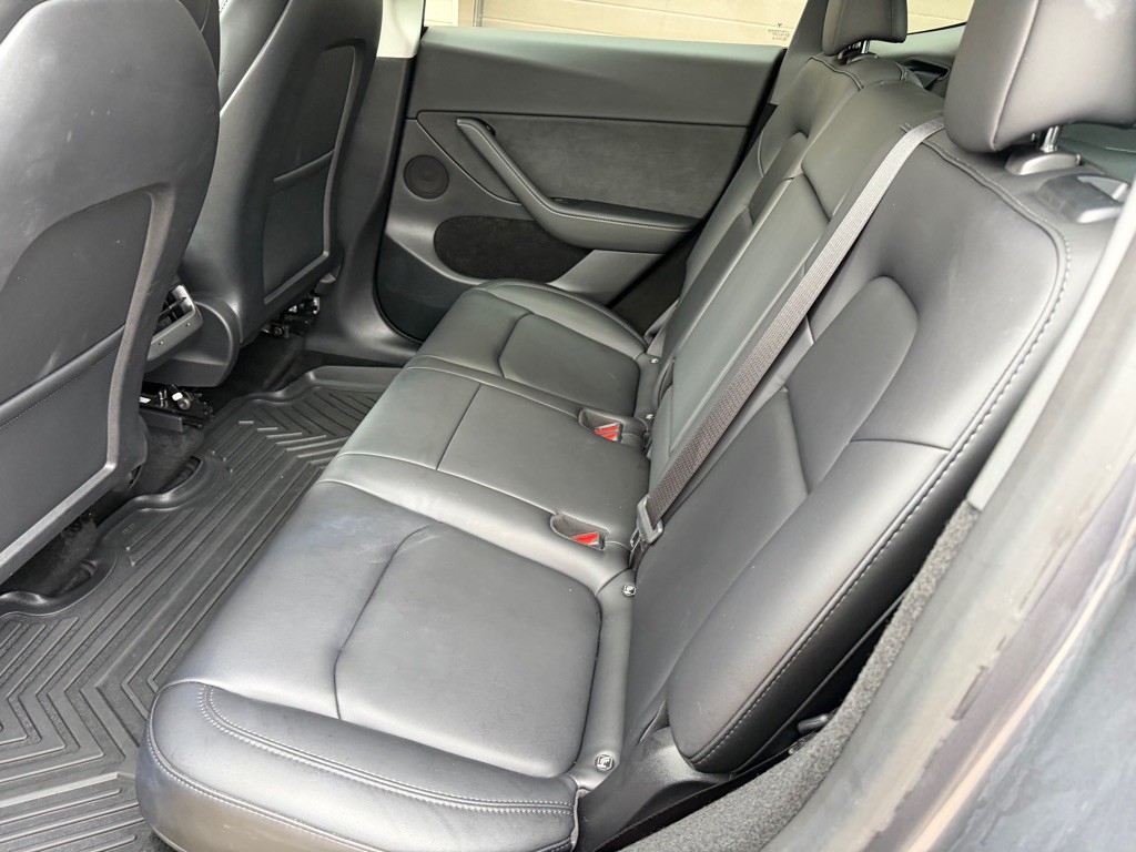 2023 Tesla Model Y Image 6