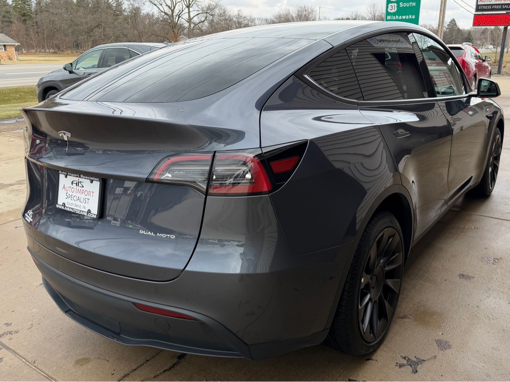 2023 Tesla Model Y Image 9