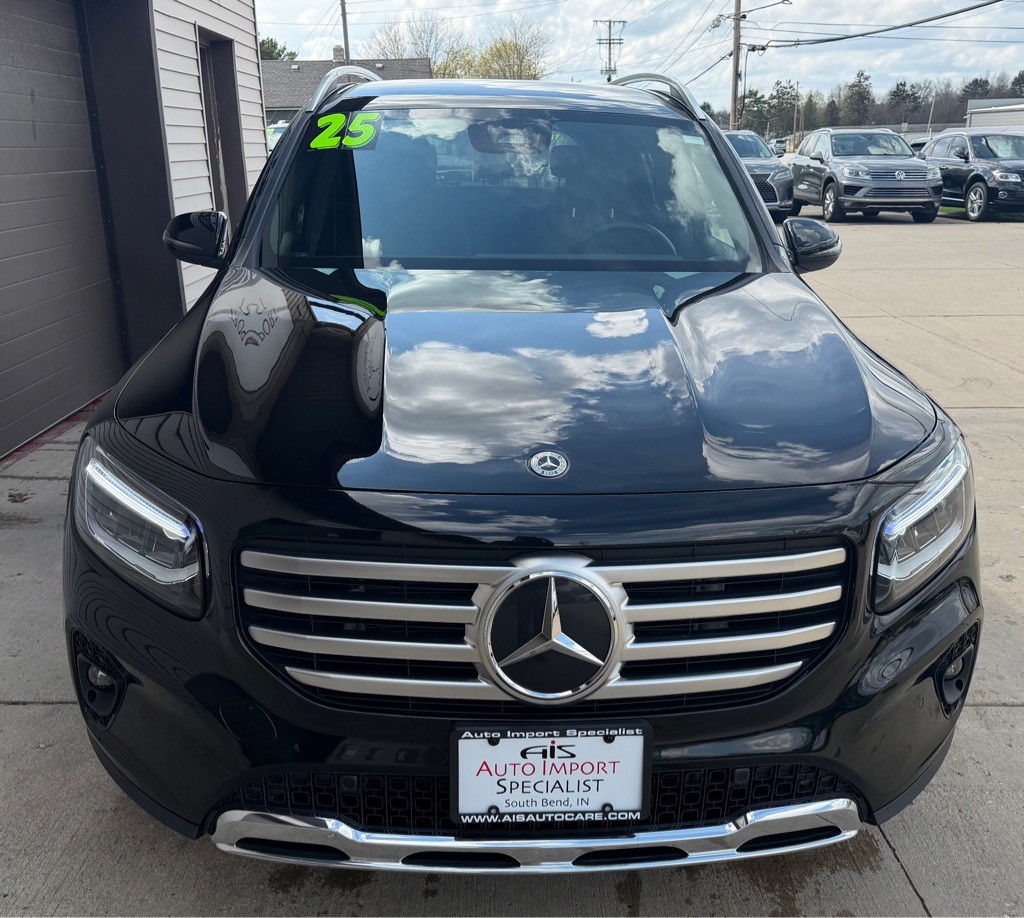 2025 Mercedes-Benz GLB Image 2
