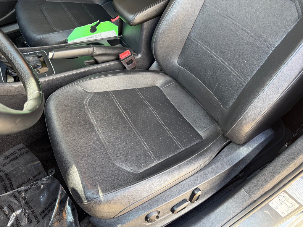 2017 Volkswagen Passat Image 4