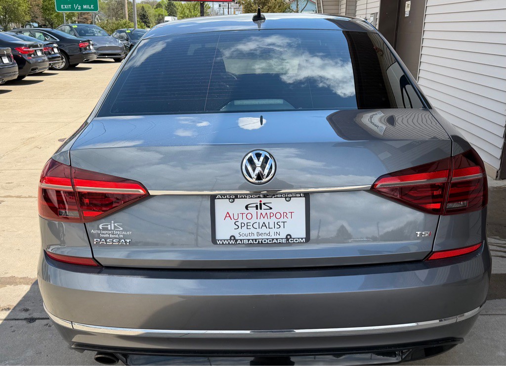 2017 Volkswagen Passat Image 6