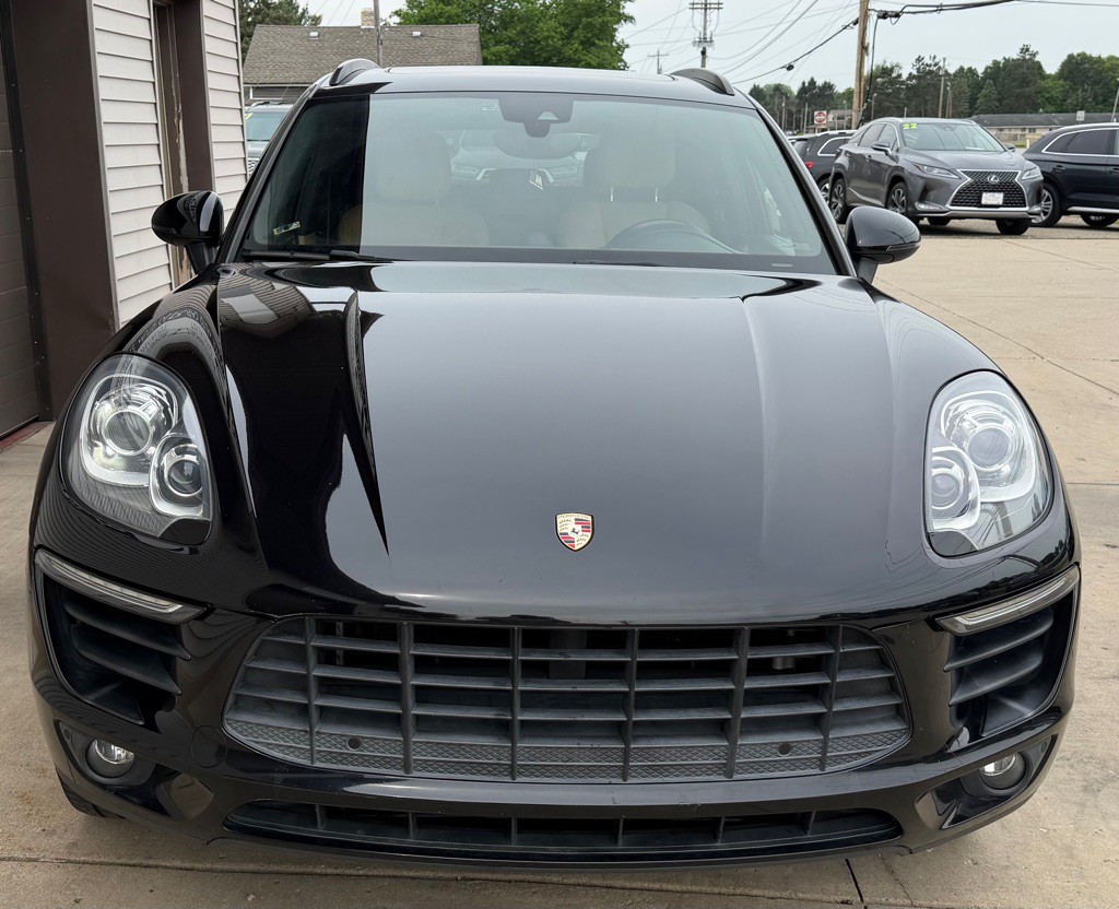 2018 Porsche Macan Image 2