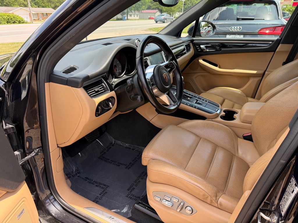 2018 Porsche Macan Image 7