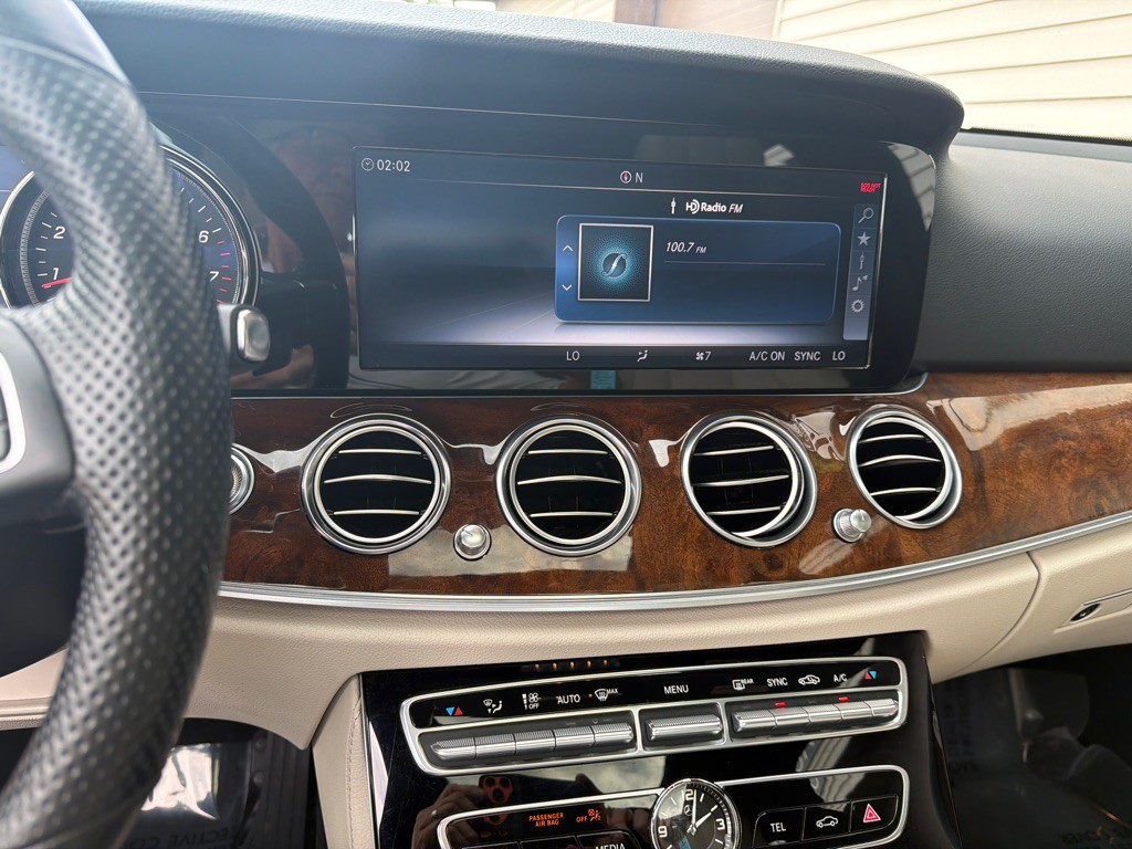 2017 Mercedes-Benz E-Class Image 10