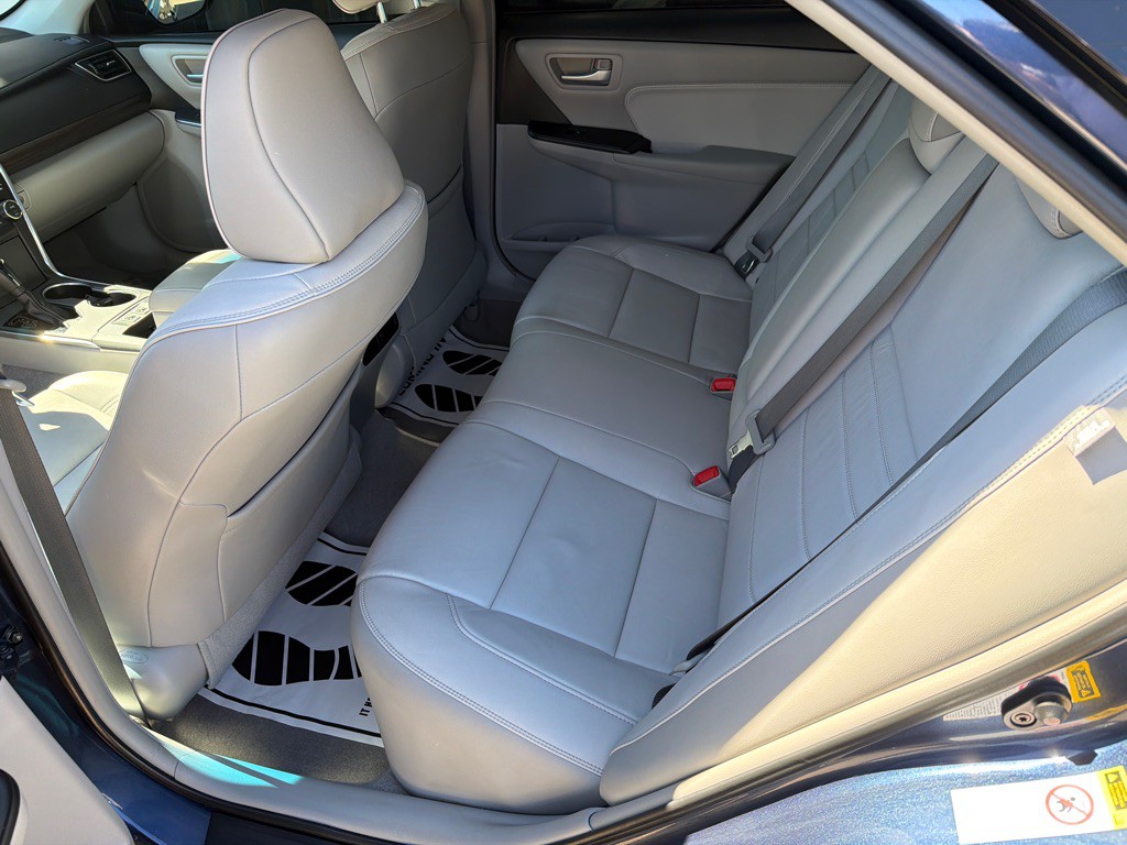 2015 Toyota Camry Image 8