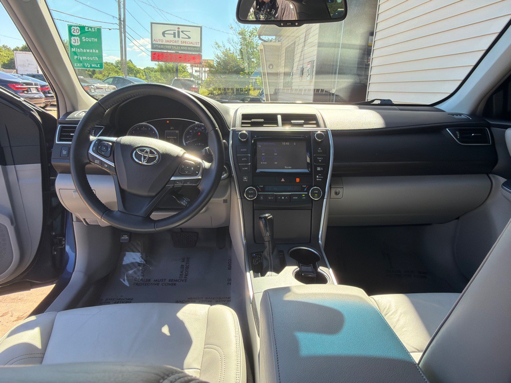2015 Toyota Camry Image 9