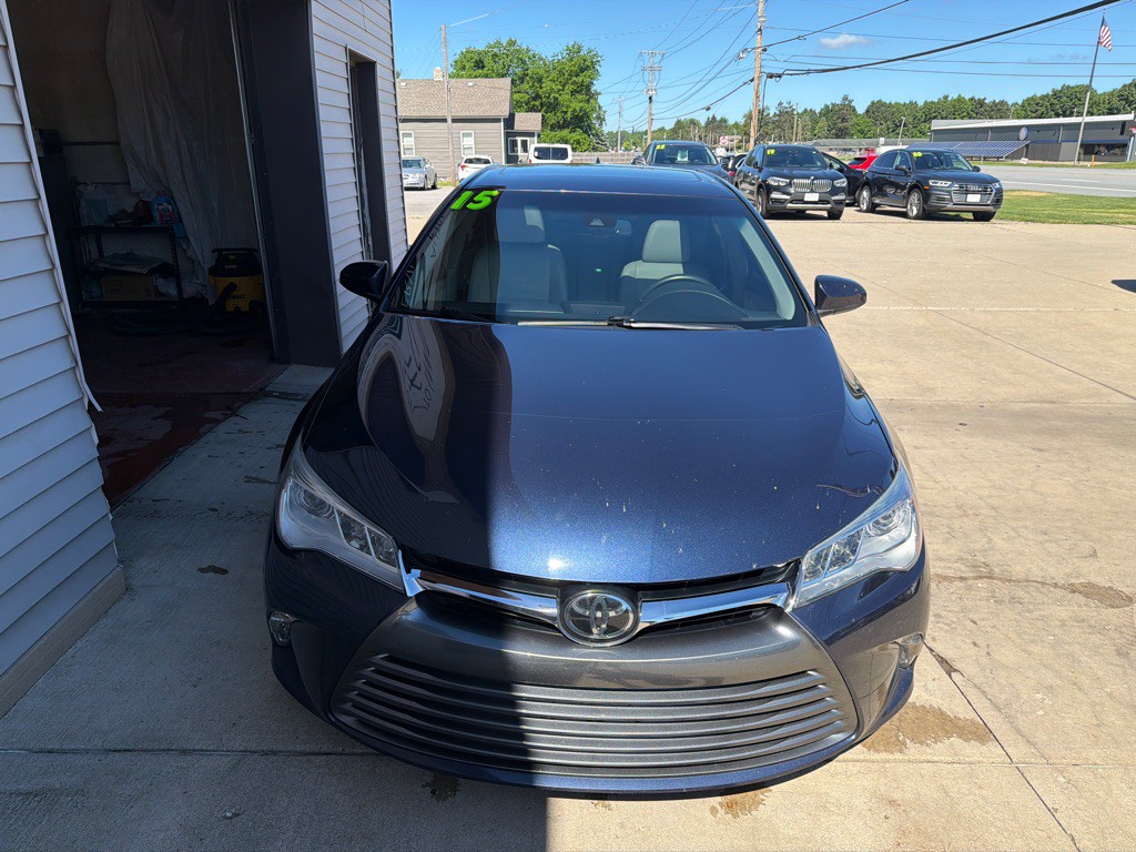 2015 Toyota Camry Image 12