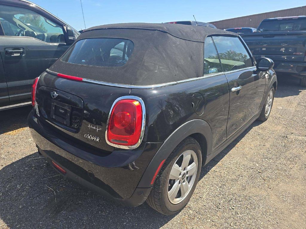 2017 MINI Cooper Image 2