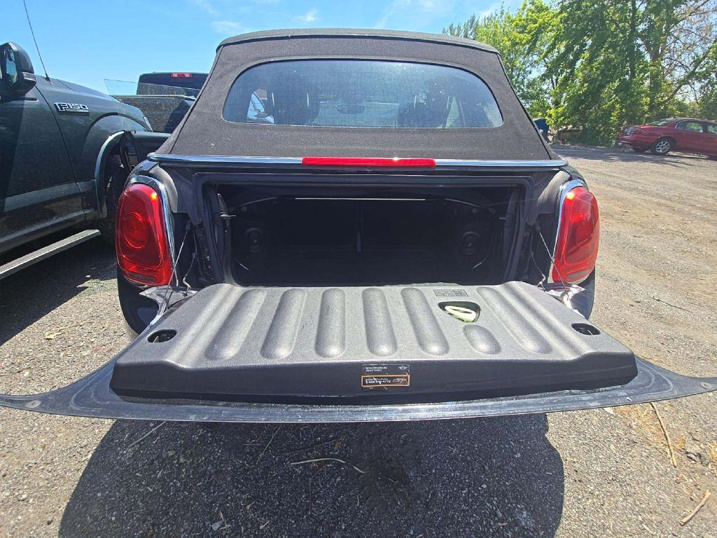 2017 MINI Cooper Image 5