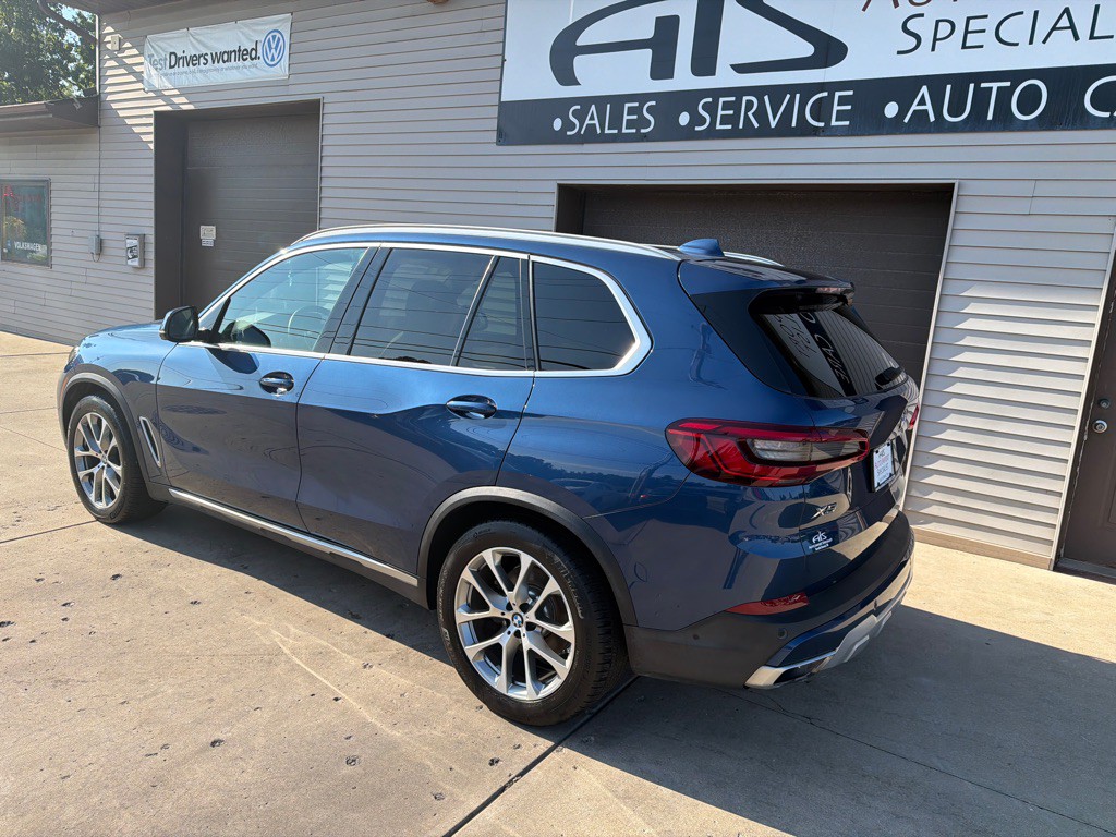 2019 BMW X5 Image 2