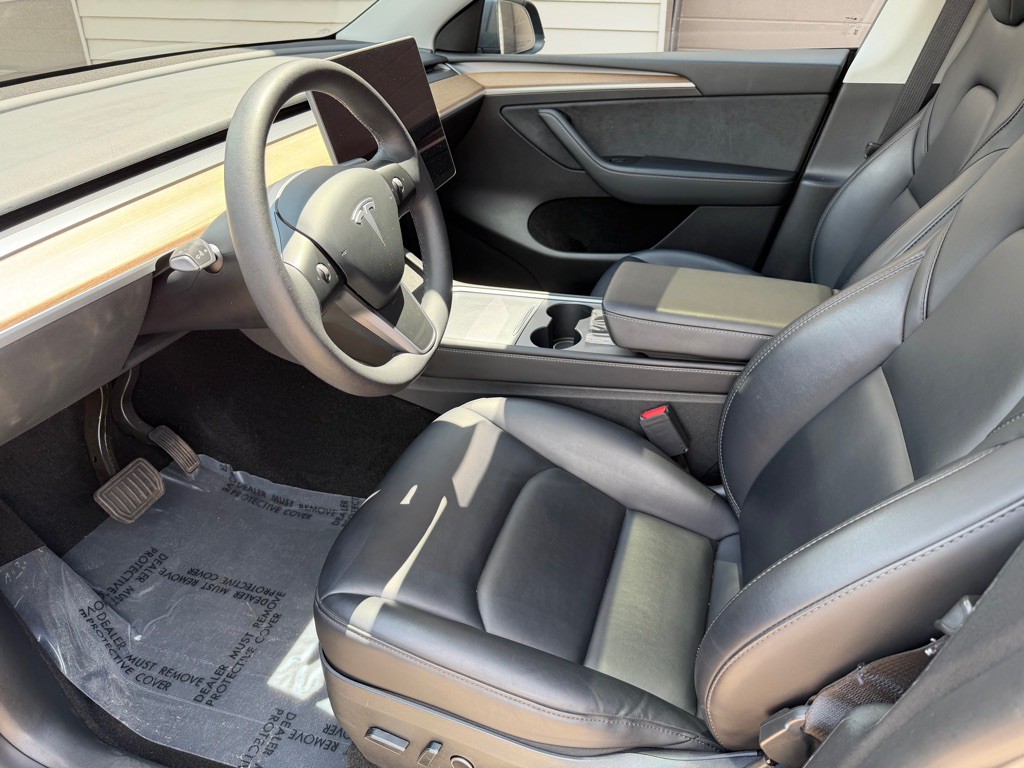 2023 Tesla Model Y Image 4