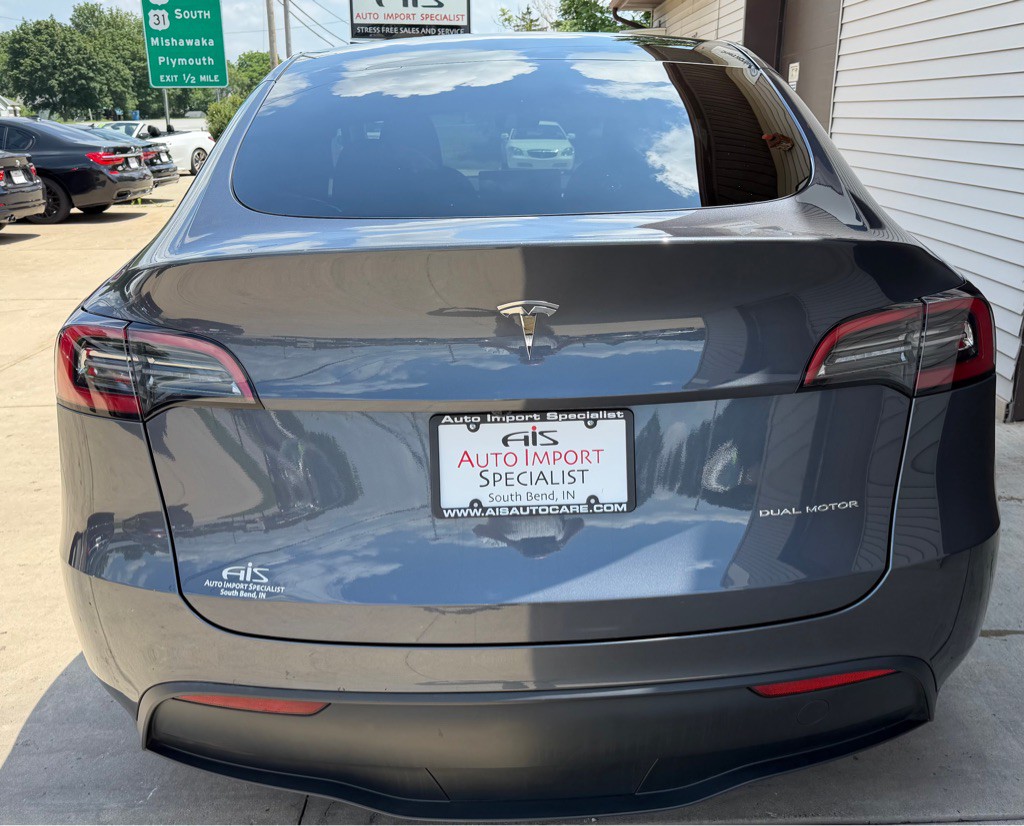2023 Tesla Model Y Image 10