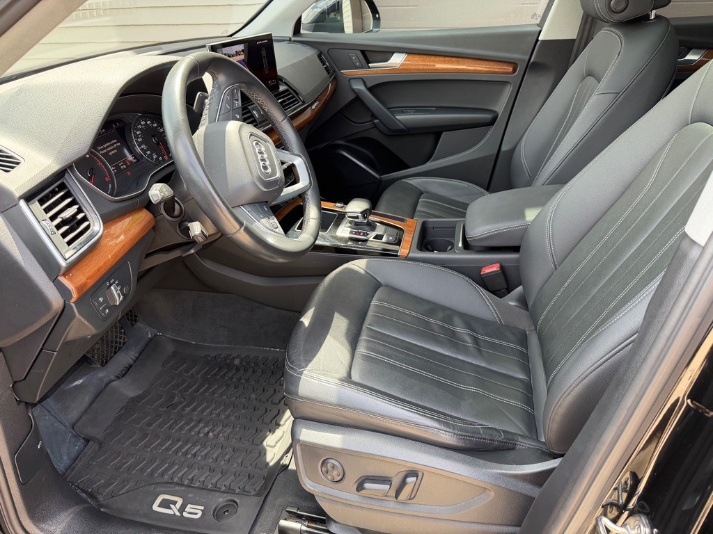 2022 Audi Q5 Image 10