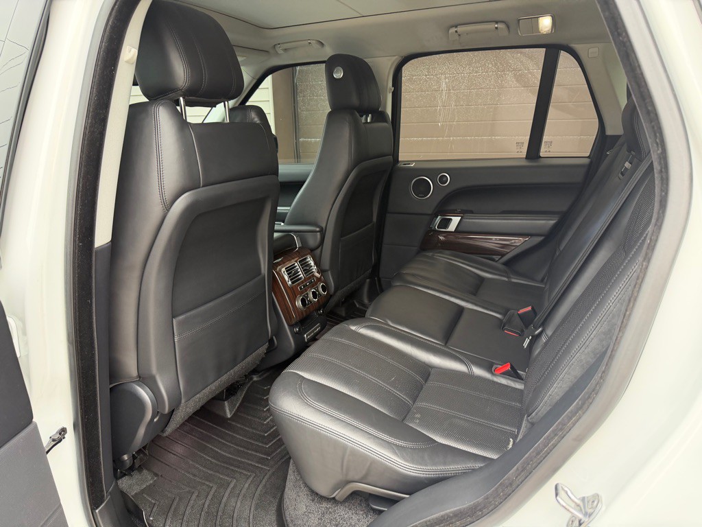 2015 Land Rover Range Rover Image 9