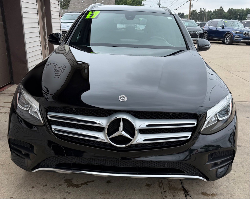 2017 Mercedes-Benz GLC-Class Image 2