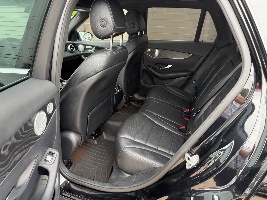 2017 Mercedes-Benz GLC-Class Image 6