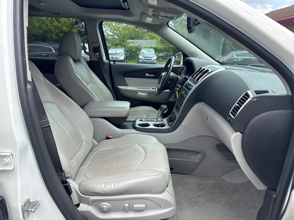 2012 GMC Acadia Image 4