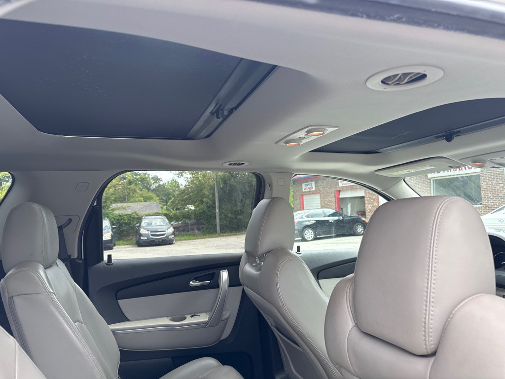 2012 GMC Acadia Image 7
