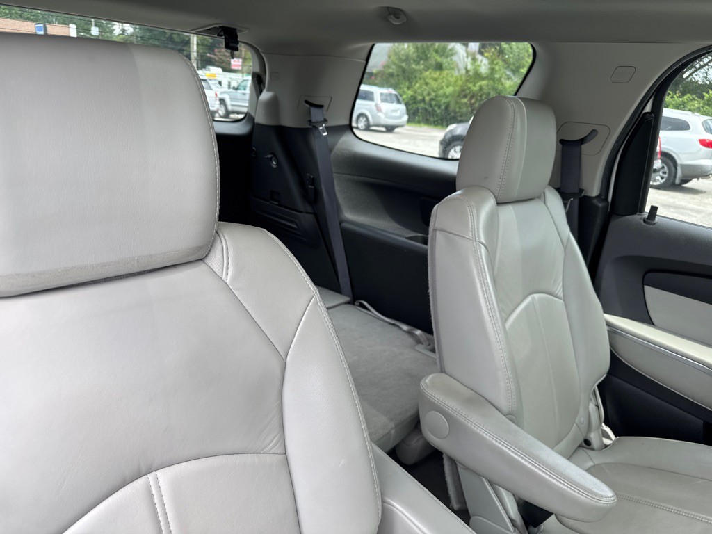 2012 GMC Acadia Image 8
