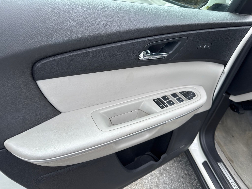 2012 GMC Acadia Image 10