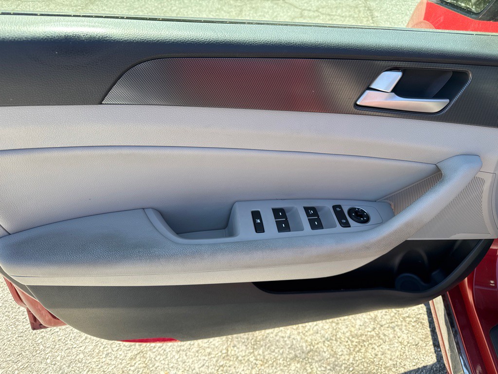 2017 Hyundai Sonata Image 9